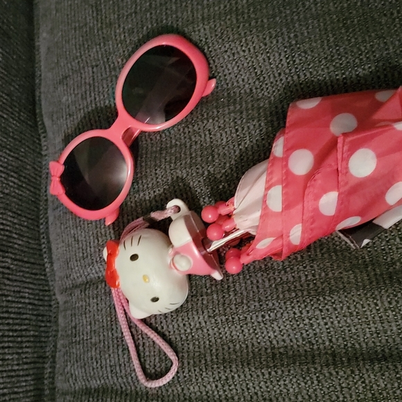 Hello Kitty Umbrella and Sunnies 🕶 - Picture 15 of 15